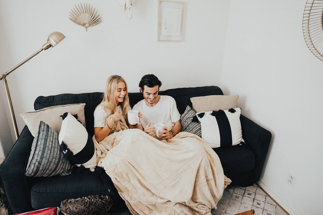 Choosing the Ideal Blanket Color to Perfectly Complement Your Home Decor